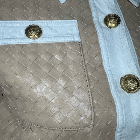 Alice + Olivia Kinley Woven Vrgan Leather Elegant Cream Jacket with Gold Accent. - Picture 6 of 17